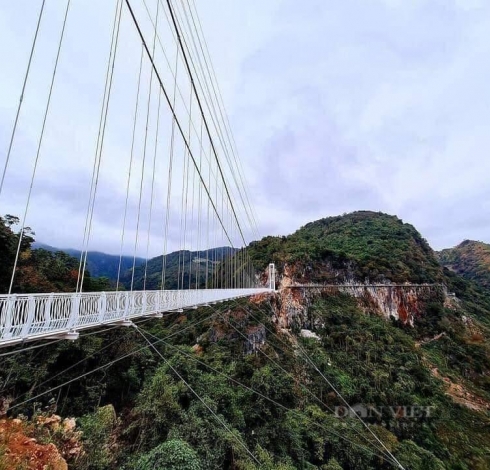 Cầu kính Bạch Long Mộc Châu, cầu kính đi bộ dài nhất thế giới