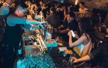 quan-bar-da-nang-phuminhquangtravel