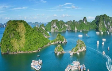 Luxury Travel Tour in Ha Long Bay, Vietnam