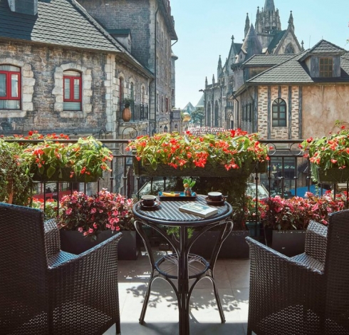 Should You Stay Overnight at Ba Na Hills? Real Travel Experience in 2025