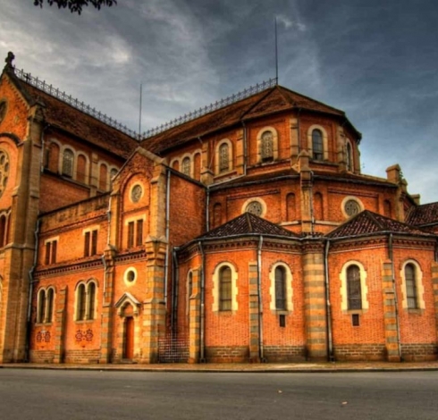 Nhà Thờ Đức Bà - Điểm Check-In Hot Nhất Mùa Giáng Sinh 2025