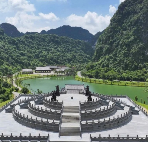 Thung Ui Travel – A Quiet “Sleeping Muse” in Ninh Binh