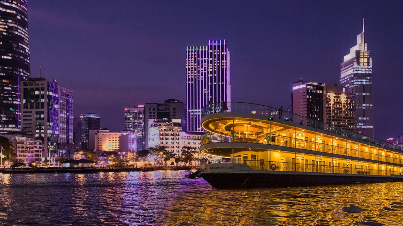 DINNER CRUISE TOUR ON THE SAIGON RIVER