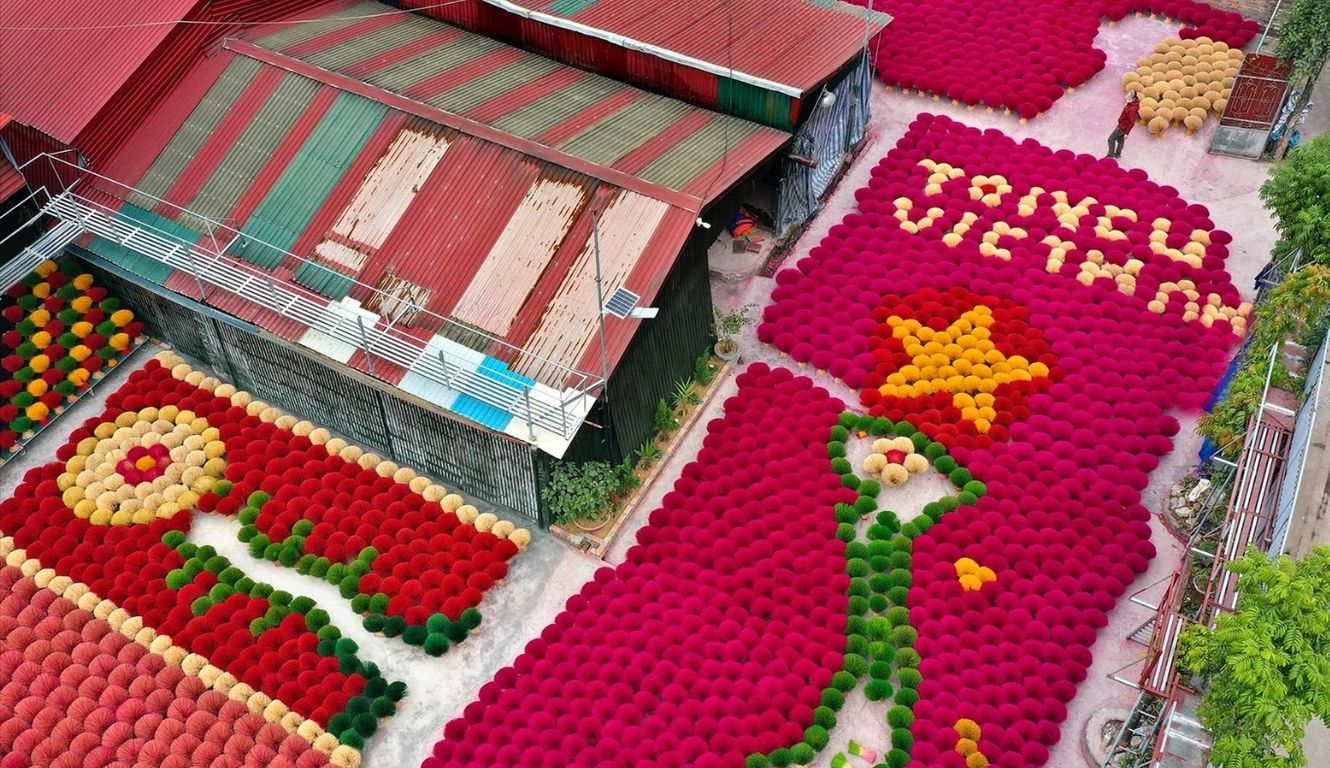 Trải nghiệm làng Phú Cầu và Phố xe lửa Hà Nội