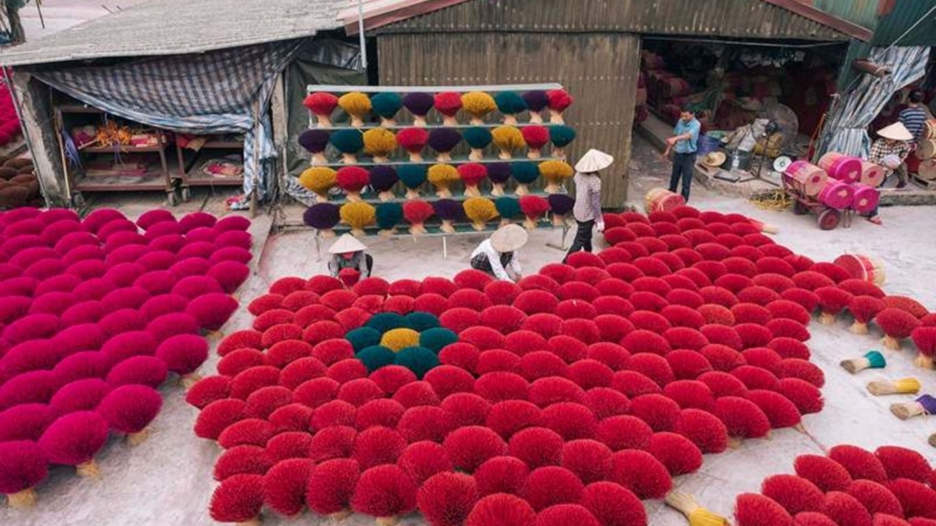 Trải nghiệm làng Phú Cầu và Phố xe lửa Hà Nội