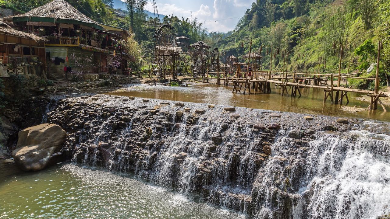 Check-in at Tien Sa waterfall and the ancient water wheel