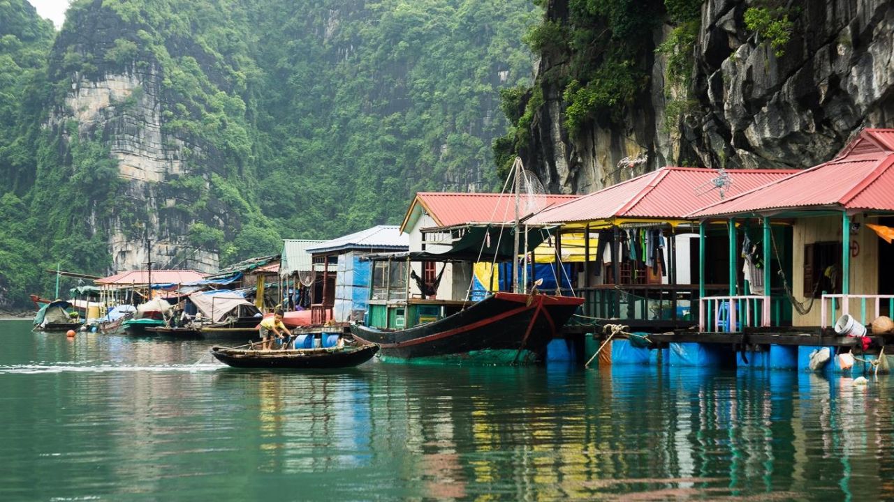 Cua Van Fishing Village