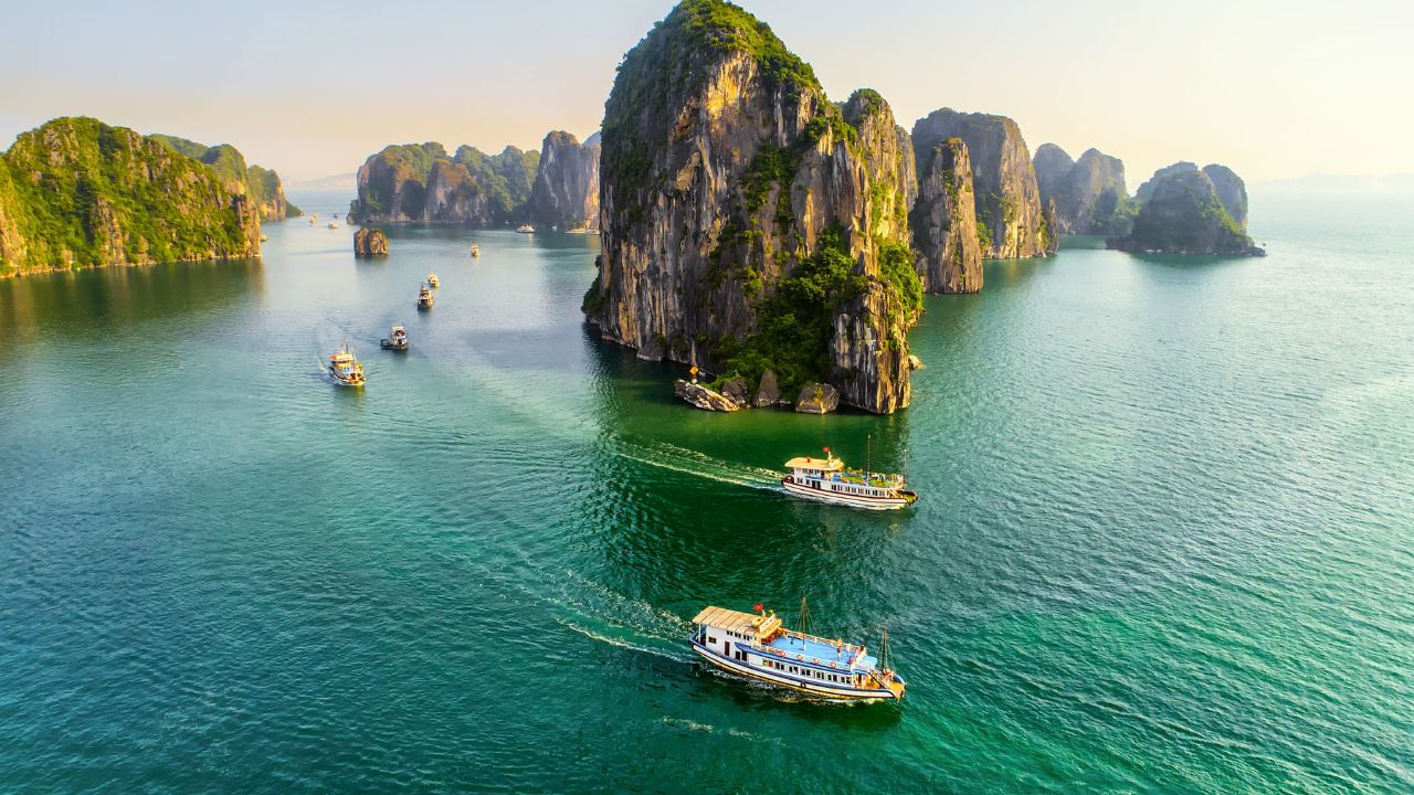 Discover the allure of Ha Long Bay's natural wonder