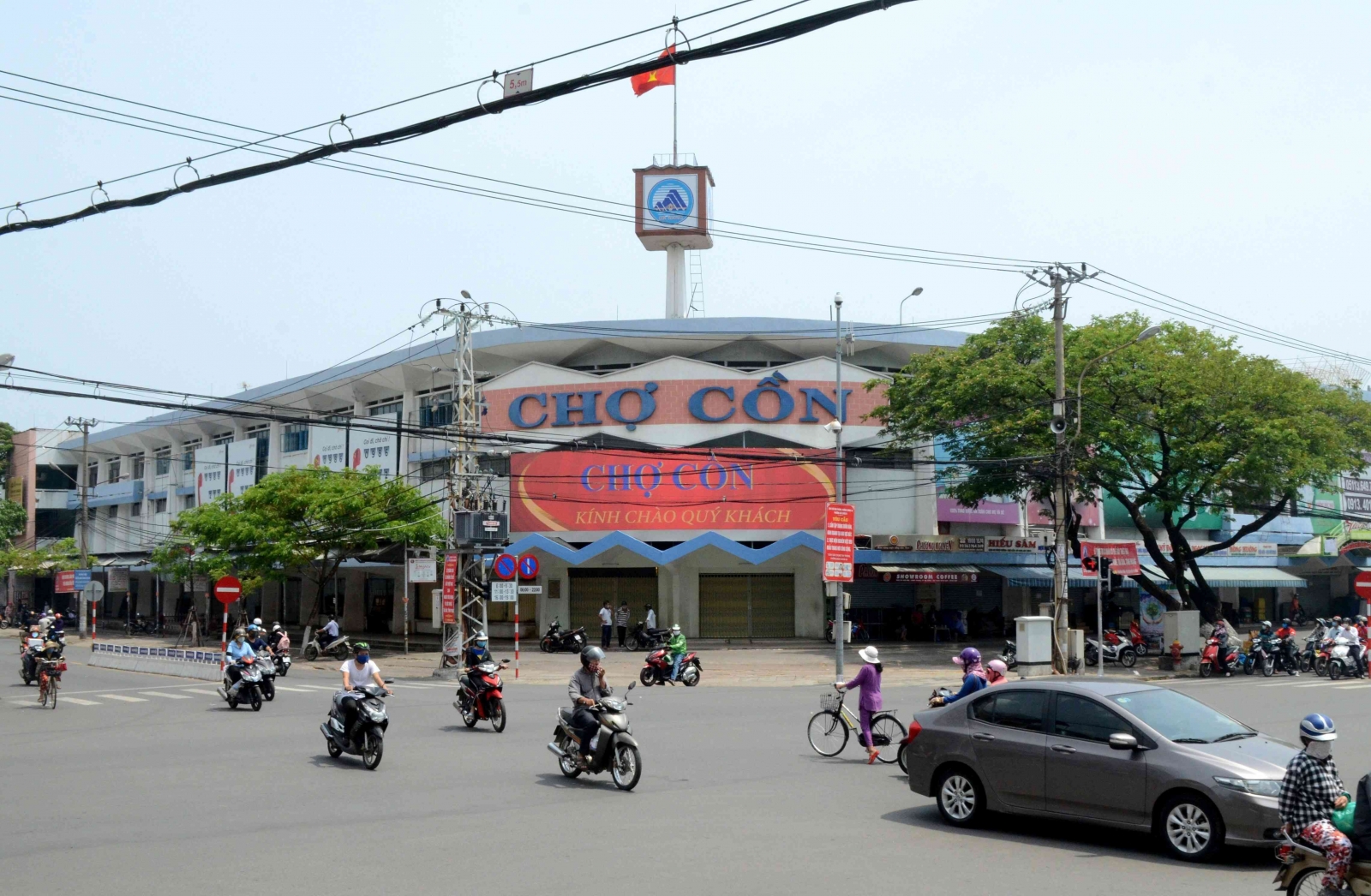 Du lịch đà nẵng chợ cồn