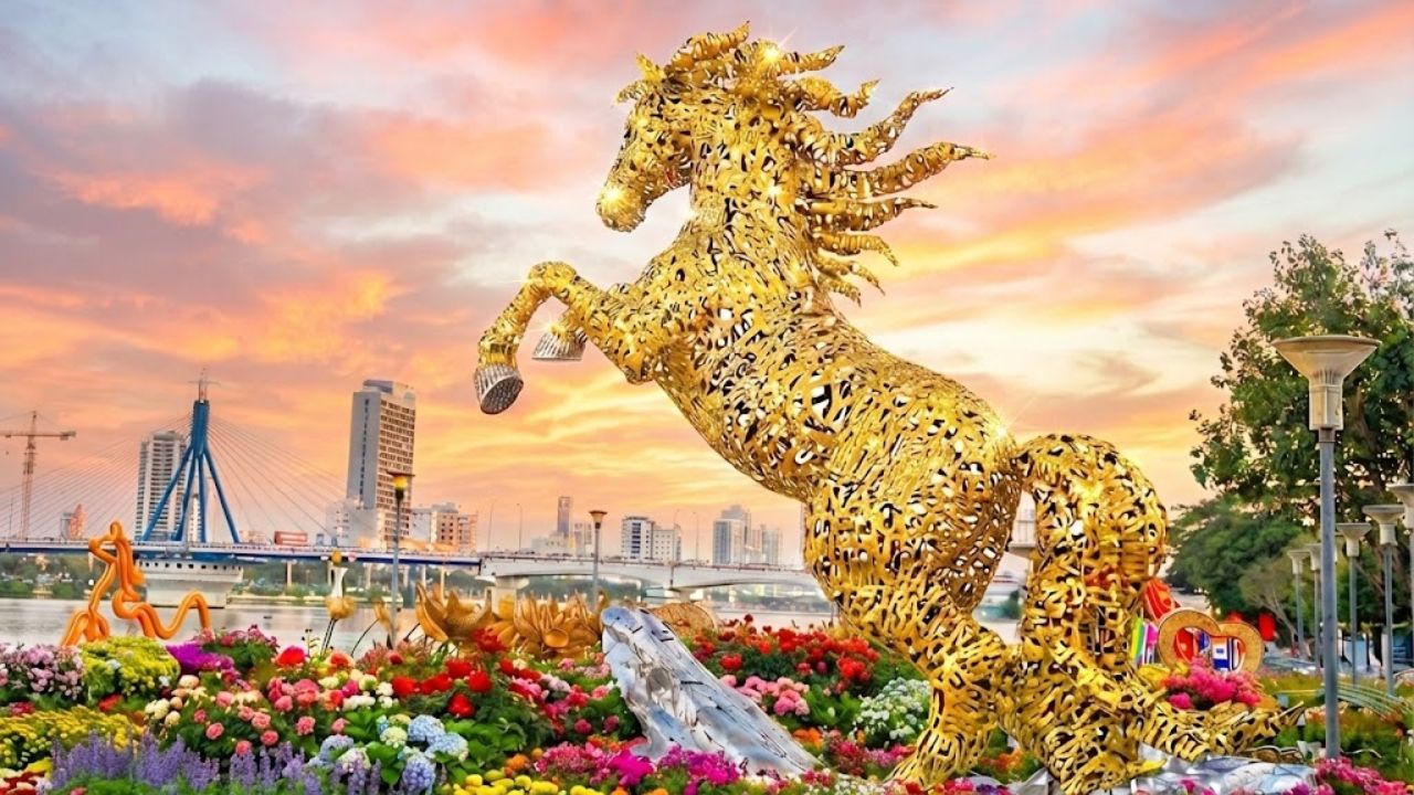 Linh vật ngựa tết Bính Ngọ tại Đà Nẵng được đặt ở đâu?