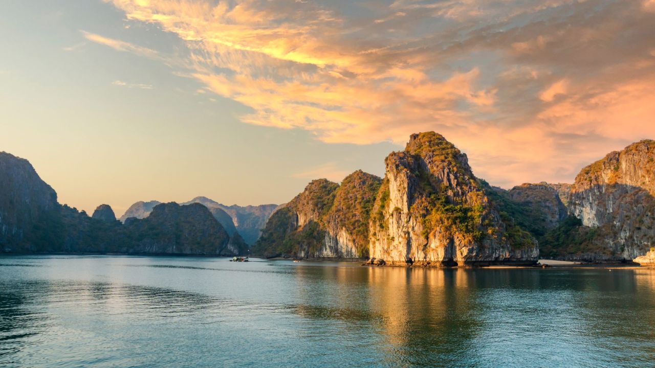 Ngày thứ 2 trong chuyến hành trình khám phá Vịnh Hạ Long 2 ngày 1 đêm