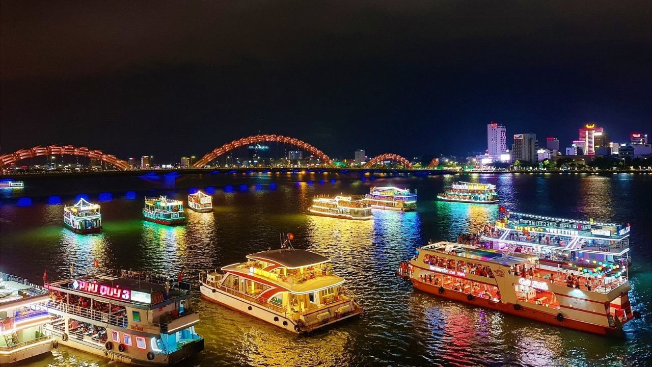 Professional honeymoon travel service in Da Nang