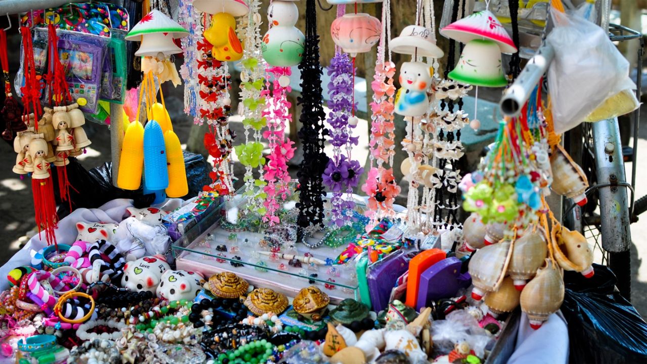 Reasons why Indian tourists should buy souvenirs when traveling to Vietnam