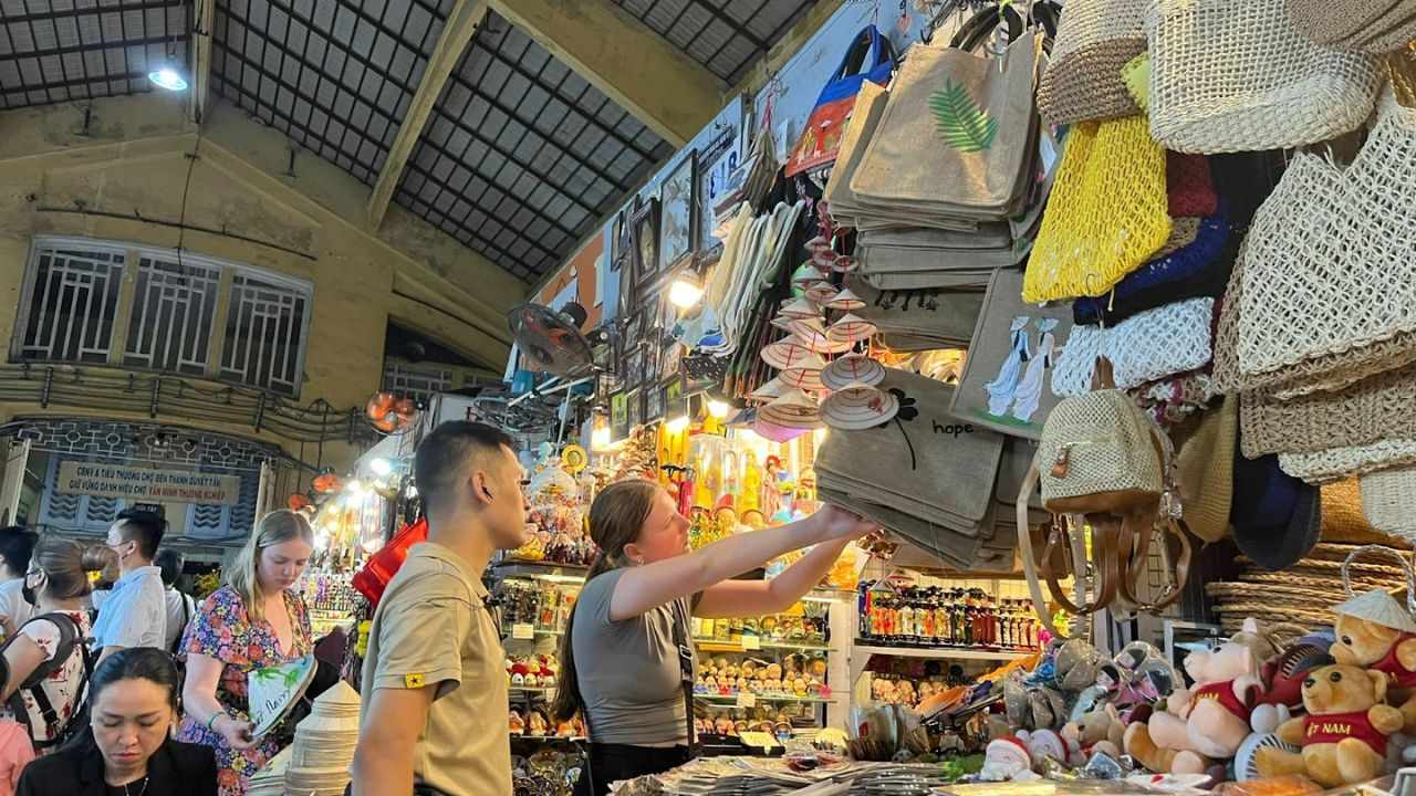 Top 10 souvenirs Indian tourists should not miss when visiting Vietnam