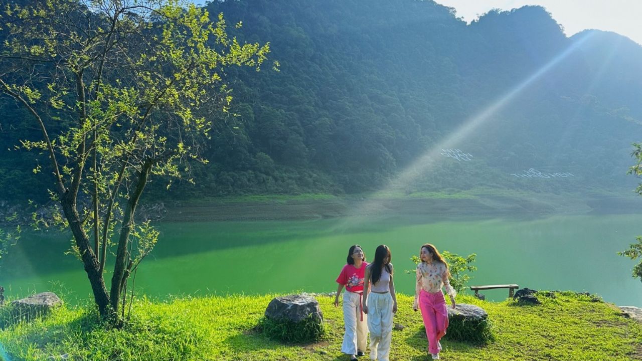 Which is the most beautiful season in Cao Bang ?
