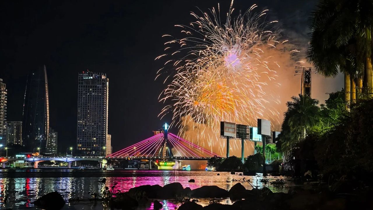 Why should you watch the fourth Da Nang fireworks 2026 display?