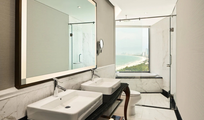 1 Bedroom Suite Ocean view Corner room