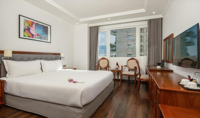 Saphire Room