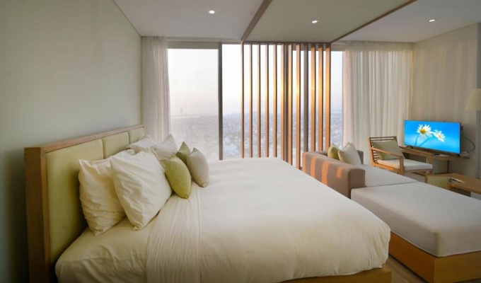 One-Bedroom Chic Studio 