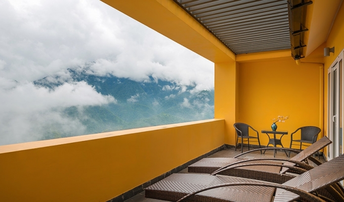 EXECUTIVE SUITE TERRACE