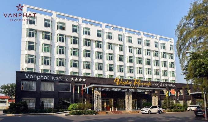 Khách sạn Vạn Phát Riverside