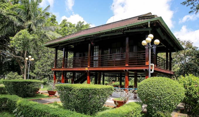 HANOI LUXURY CITY FULLDAY TOUR 