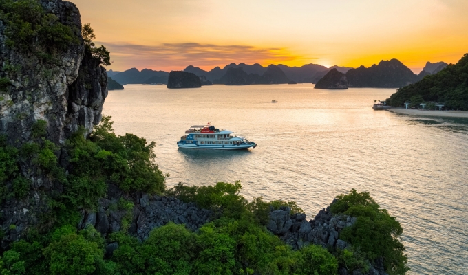 HA LONG BAY 6 HOUR - 5 STAR LUXURY COZY CRUISE