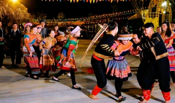 SAPA - MOANA - FANSIPAN - CAT CAT VILLAGE - BAC HA MARKET 3D2N TOUR